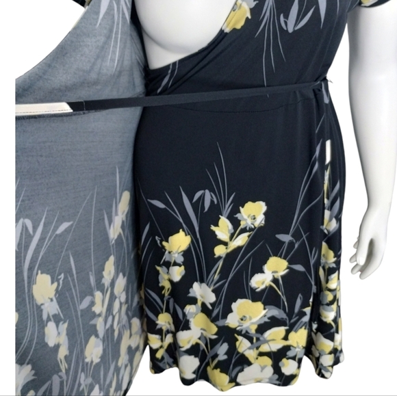 Apt 9 Womens Floral Wrap Sheath Dress Ruffle Tie Waist ‎ BlkYellow XL Whimsical - Picture 5 of 6